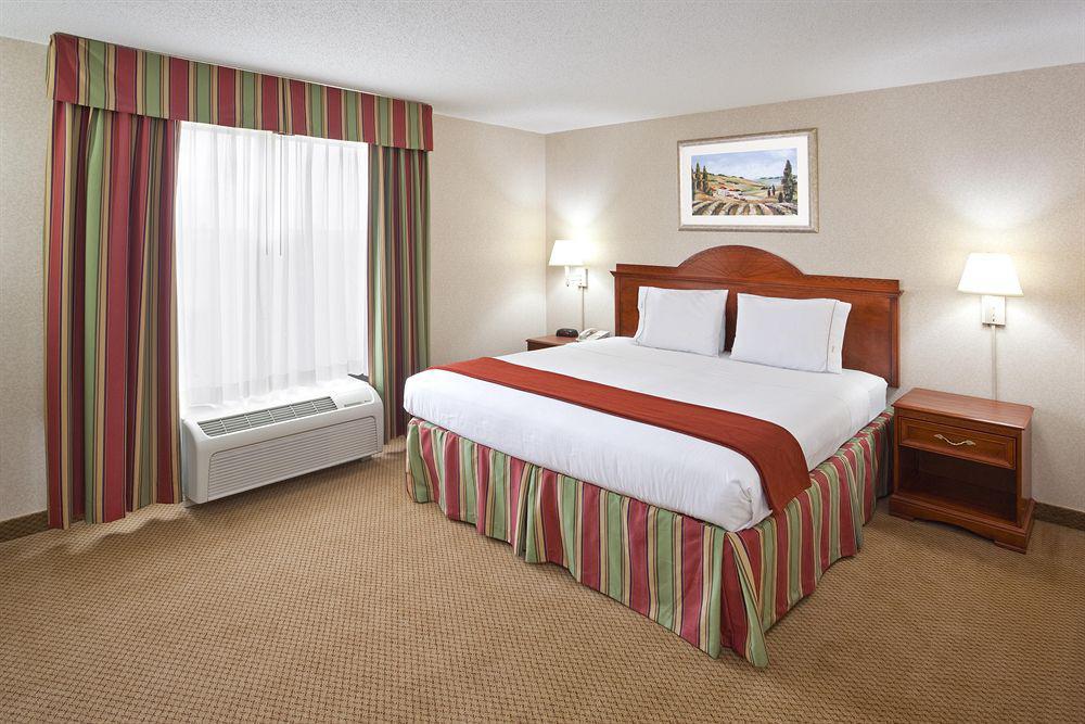 Holiday Inn Express Hotel & Suites Bowling Green By Ihg Exterior photo