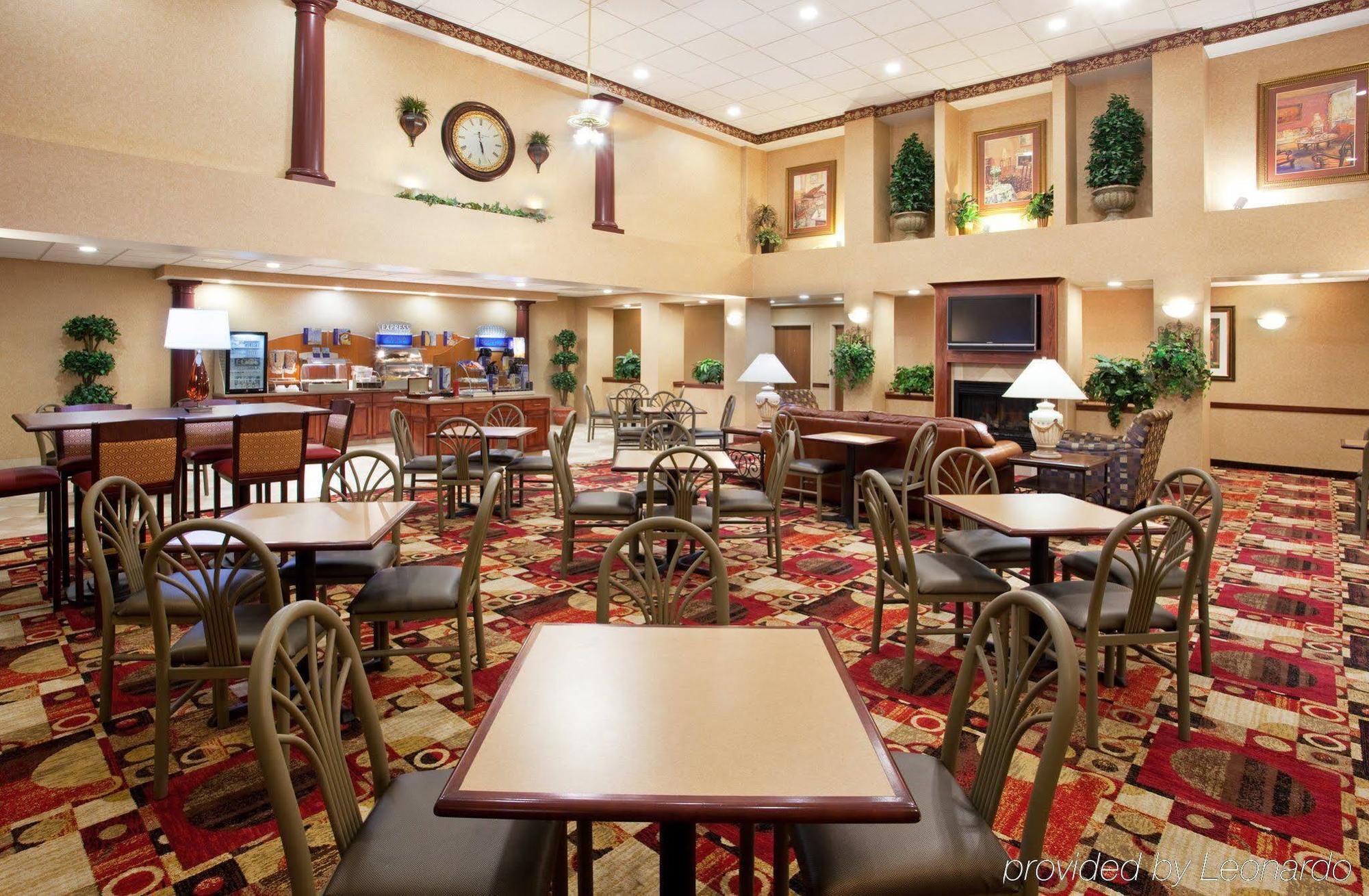 Holiday Inn Express Hotel & Suites Bowling Green By Ihg Restaurant photo