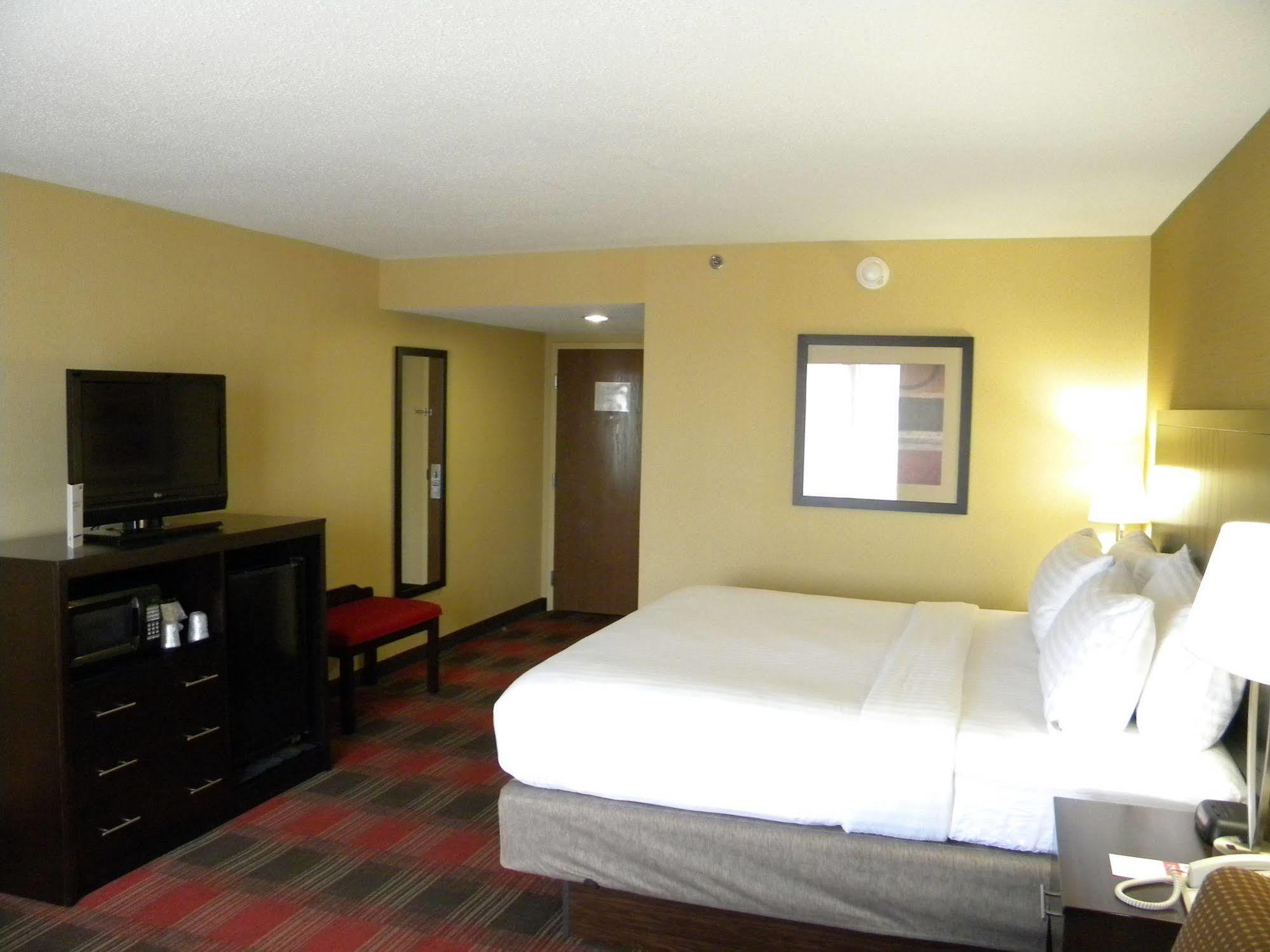 Holiday Inn Express Hotel & Suites Bowling Green By Ihg Exterior photo
